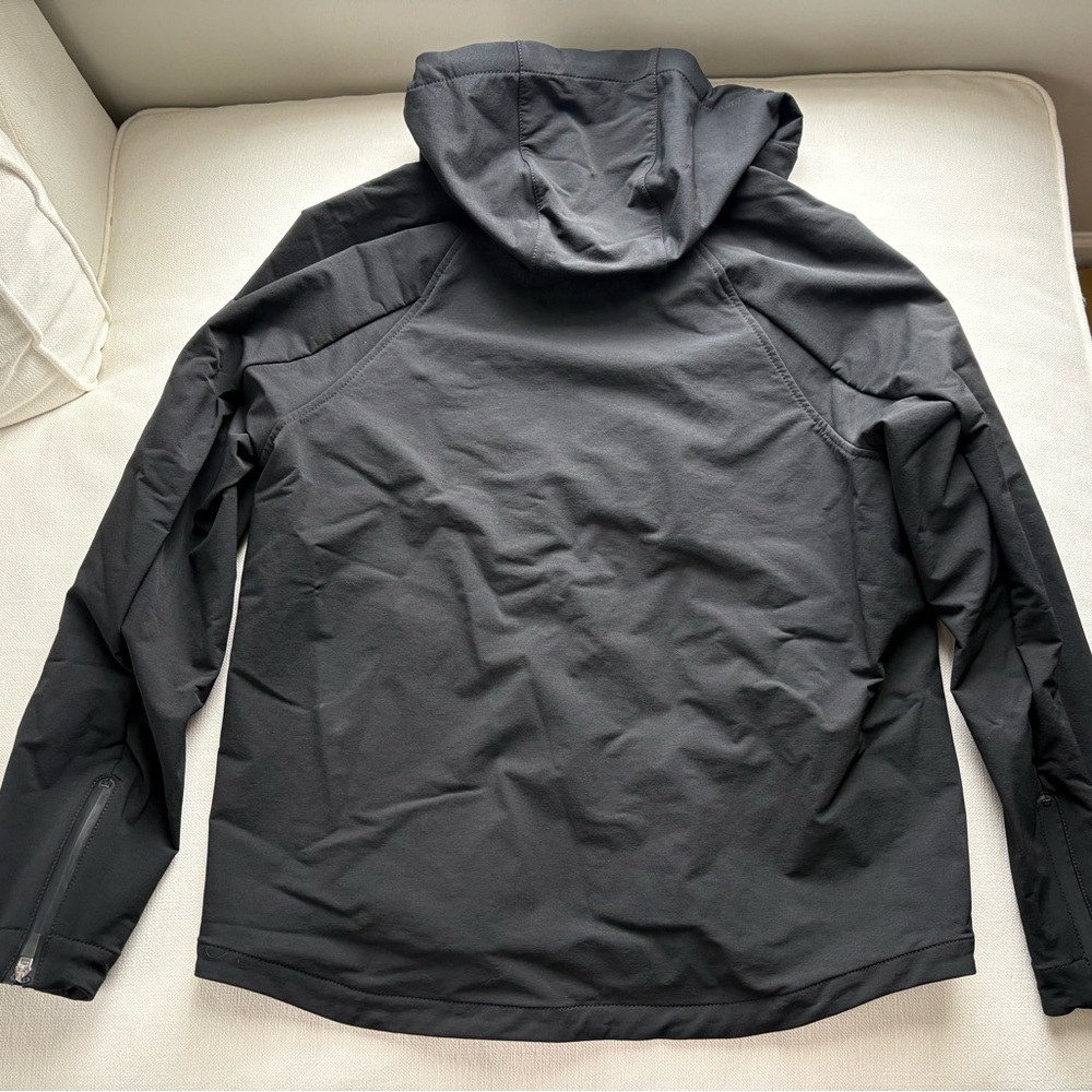 Banana Republic Men's Black Hooded Windbreaker - Picture 3 of 9